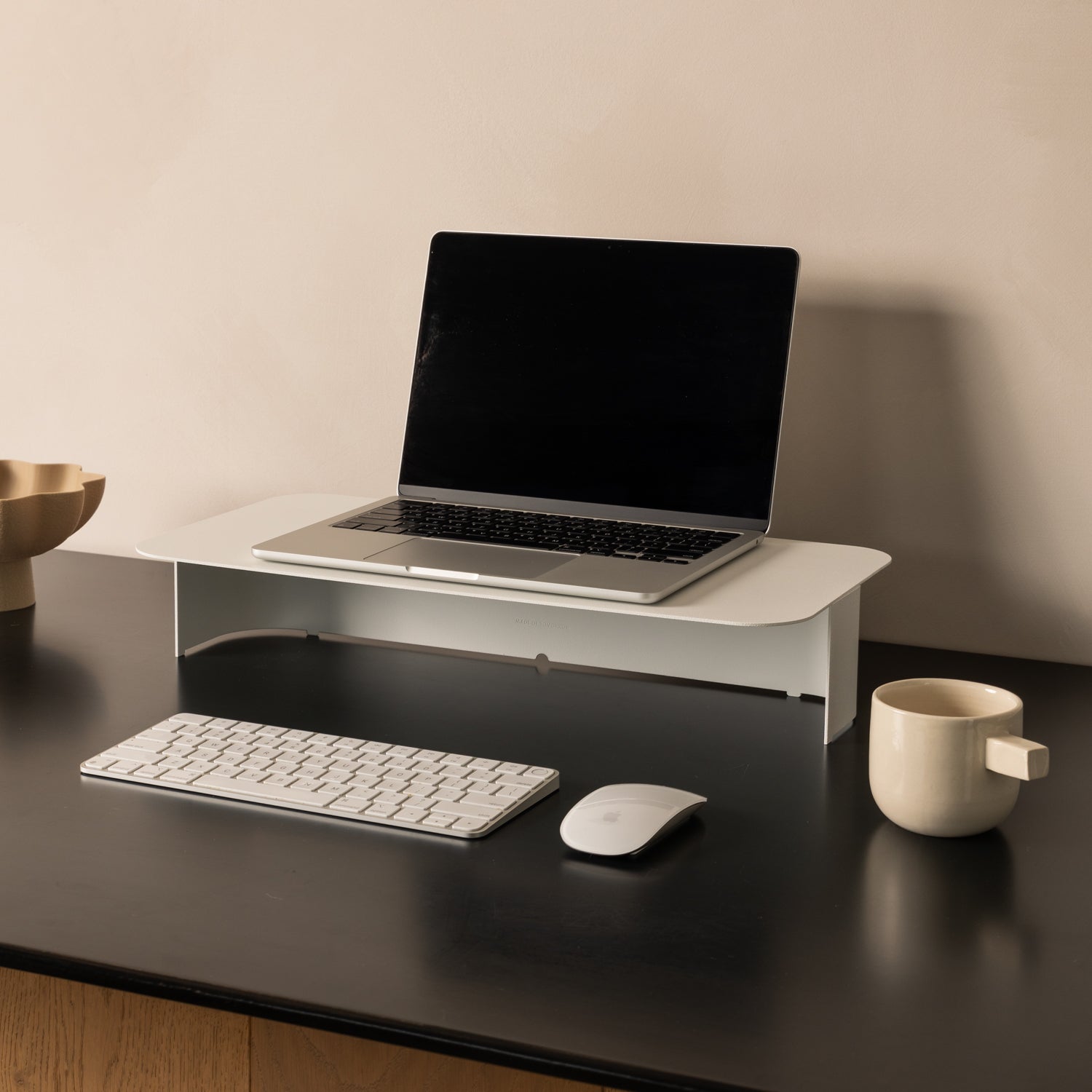 Curve Monitor Stand