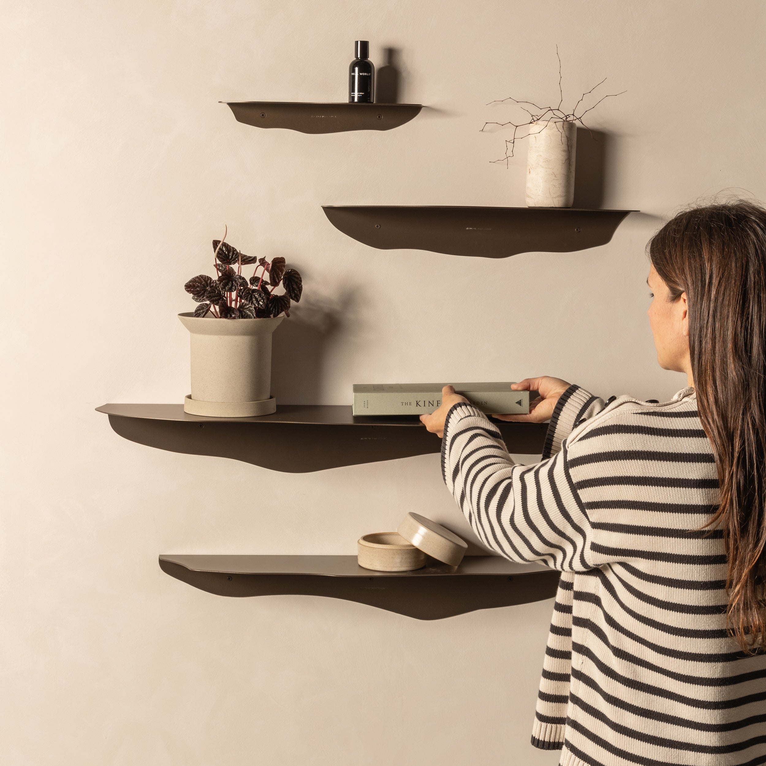 FOLD Wavy Shelf 950